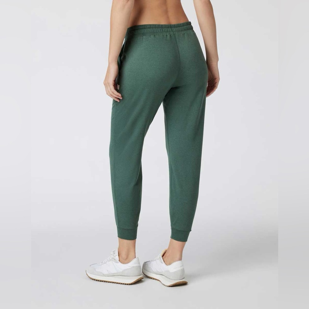 Vuori Joggers size Large - Picture 3 of 8
